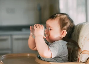 Коли Давати Воду Немовляті?